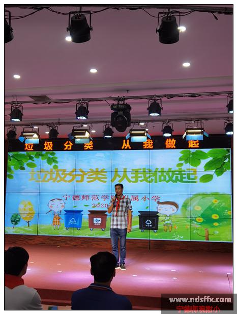 黄先斗老师讲话.jpg