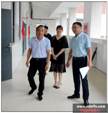 2阮光清督学莅临附小实地督查“五项管理”工作260.jpg